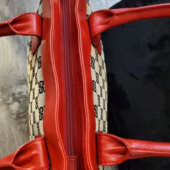 ***Sold Via Vestiarie Collective Platform **** Authentic Gucci - Picture 6 of 14